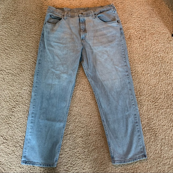 ❤️Wrangler, light wash jeans, in great condition! - Picture 2 of 8
